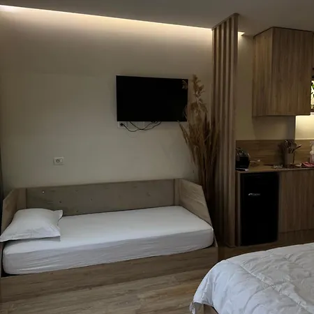 Vlora Studio *
